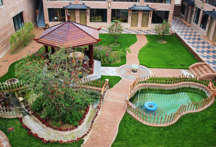 燕歸成畫(huà)，你來(lái)成詩(shī)；燕歸成畫(huà)，你來(lái)成歌……